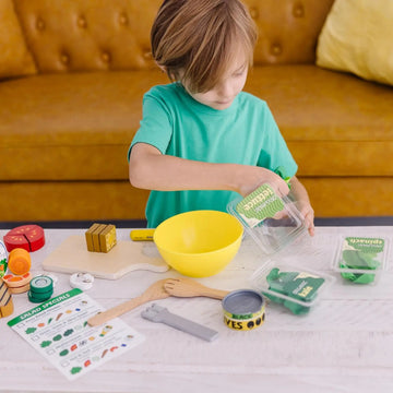 Wooden Pretend Food Set – Melissa & Doug Slice and Toss Salad (52-Piece)